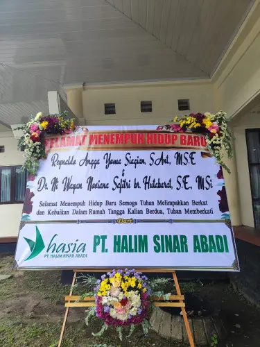 Papan Bunga Pernikahan universitaspgripalangkaraya di Universitas Pgri Palangkaraya