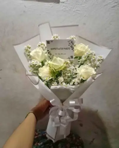 Buket Bunga Wisuda Murah di Universitas Pgri Palangkaraya