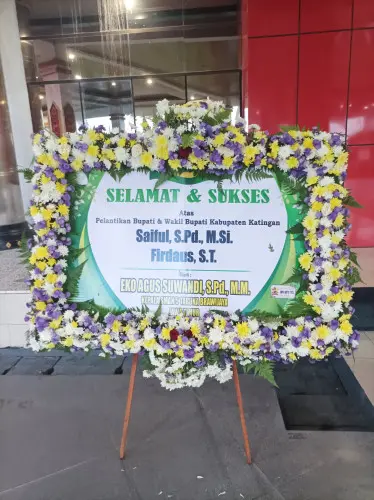 Karangan Bunga Ucapan Selamat universitaspgripalangkaraya di Universitas Pgri Palangkaraya